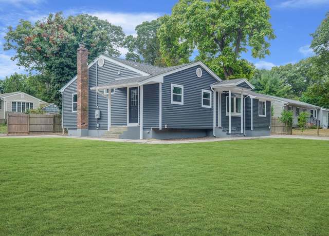 Property at 36 Ozark St, Ronkonkoma, NY 11779, 3 beds, 3 baths