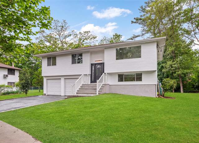 Property at 155 Brooklyn Ave, Huntington, NY 11743, 4 beds, 1.5 baths