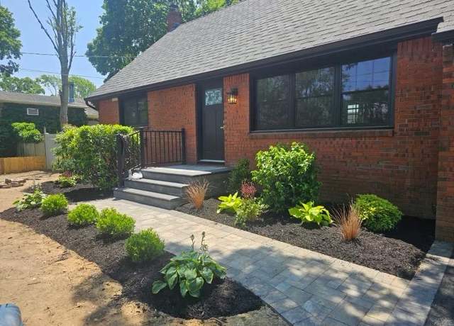 Property at 12 Hillside Rd, Deer Park, NY 11729, 4 beds, 1.5 baths