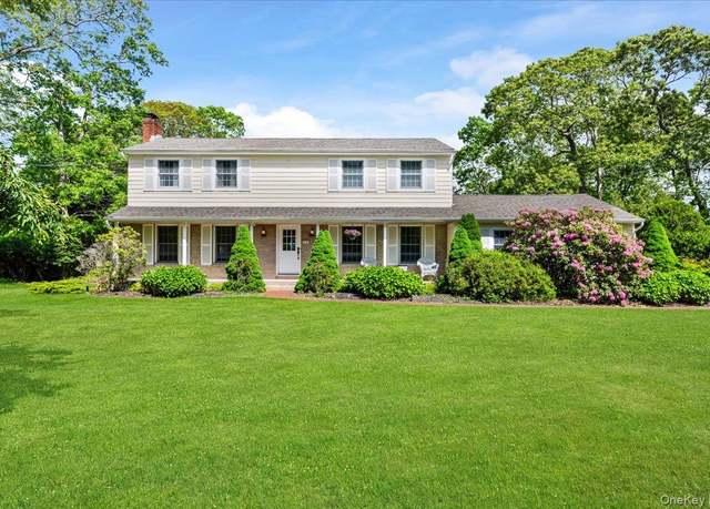 Property at 15 Oak Ln, Hampton Bays, NY 11946, 4 beds, 3 baths