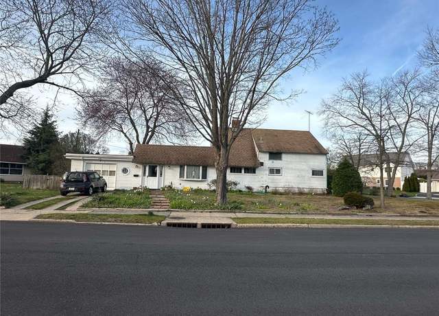 Property at 146 S Cypress Ln, Westbury, NY 11590, 3 beds, 2 baths