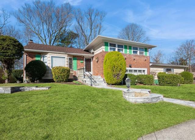 Property at 18 Chapin Rd, Farmingdale, NY 11735, 3 beds, 2.5 baths