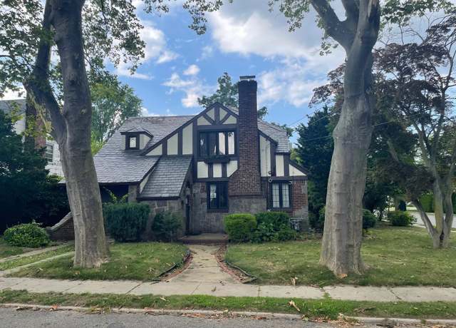 Property at 146 Malverne Ave, Malverne, NY 11565, 3 beds, 2.5 baths