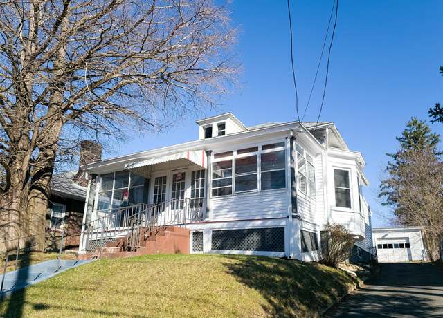 Property at 40 Fairview Ave, Hudson, NY 12534, 3 beds, 1 bath