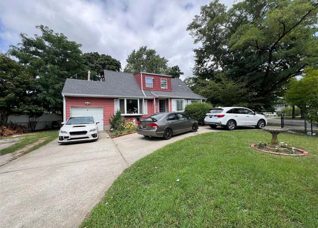 Property at 286 Washington Ave, Brentwood, NY 11717, 6 beds, 3 baths