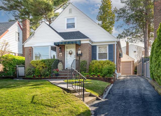 Property at 448 White Rd, Mineola, NY 11501, 4 beds, 1 bath