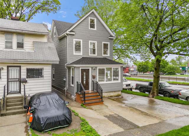 Property at 61-12 160th St, Fresh Meadows, NY 11365, 7 beds, 3 baths