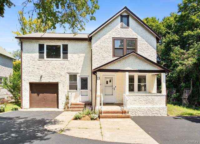 Property at 13 Potters Ct, Great Neck, NY 11024, 4 beds, 2 baths