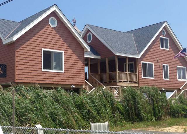 Property at 49 Bayview Ave W, Lindenhurst, NY 11757, 2 beds, 2 baths