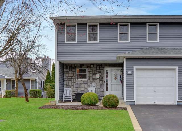 Property at 174 Alicia Dr, North Babylon, NY 11703, 2 beds, 2.5 baths