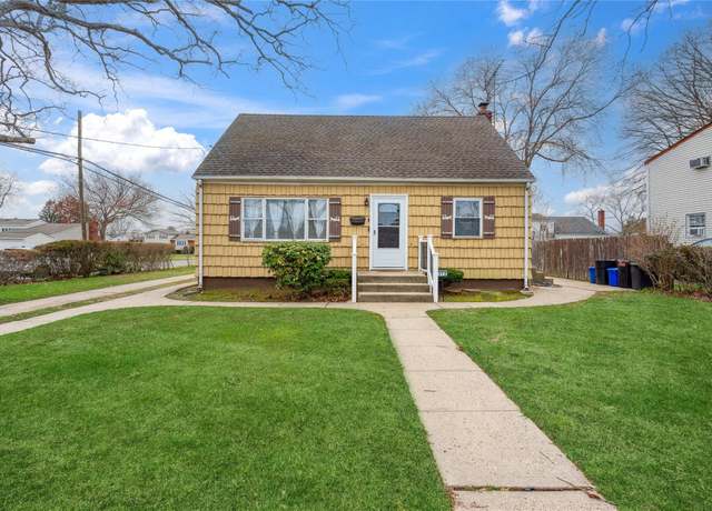 Property at 272 W 16th St, Deer Park, NY 11729, 4 beds, 1 bath