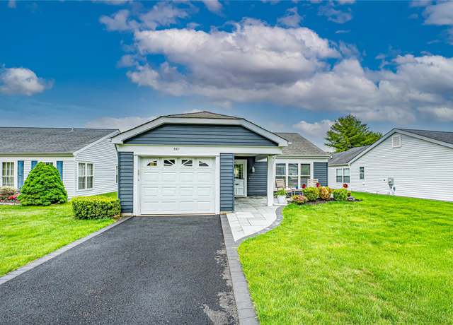 Property at 561 Stratford Ln #561, Ridge, NY 11961, 2 beds, 2 baths