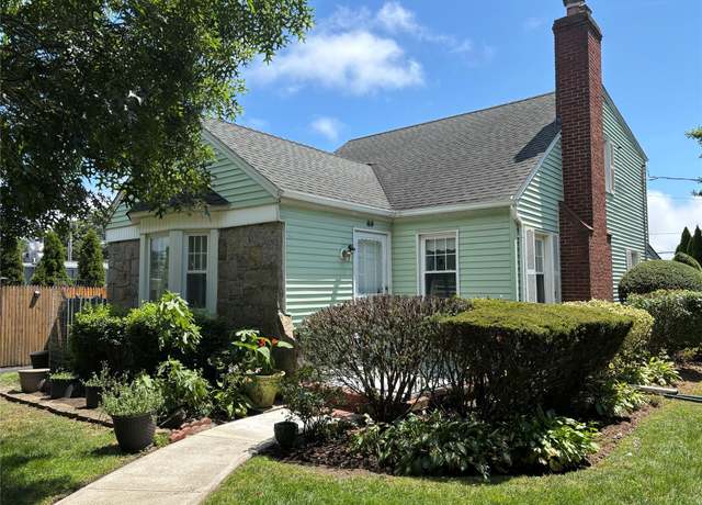 Property at 89 S Kensington Ave, Rockville Centre, NY 11570, 3 beds, 3 baths