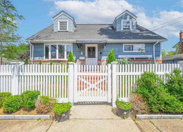Property at 118 Edmund, Lynbrook, NY 11563, 4 beds, 2 baths