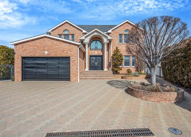 Property at 2707 Easa Pl, Bellmore, NY 11710, 4 beds, 2.5 baths