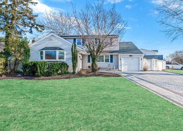 Property at 1019 Olympia Rd, North Bellmore, NY 11710, 4 beds, 3 baths