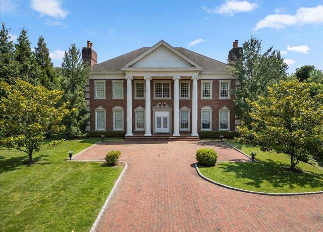 Property at 12 Patri Ct, Dix Hills, NY 11746, 4 beds, 3.5 baths