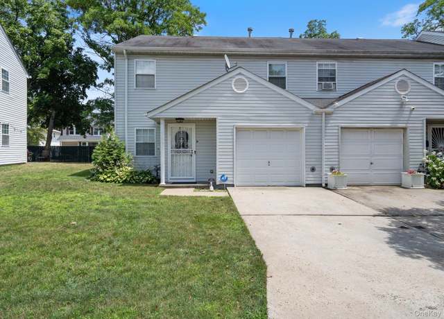 Property at 81 Baldwin Rd, Hempstead, NY 11550, 3 beds, 2.5 baths