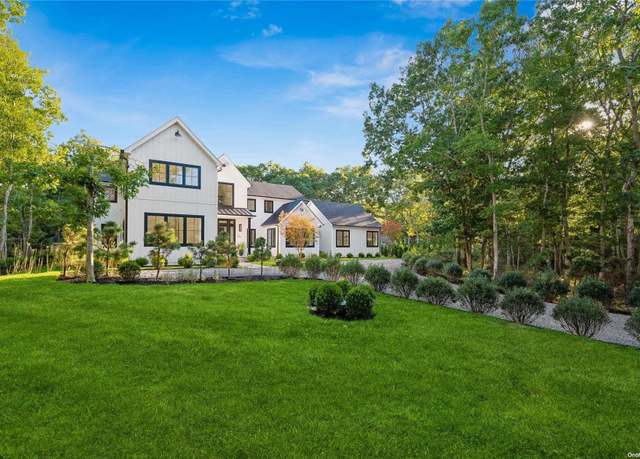 Property at 116 Middle Line Hwy, Southampton, NY 11968, 7 beds, 8 baths