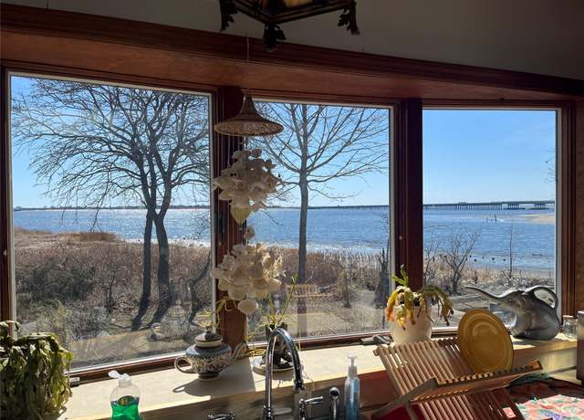 Property at 99-66 Lockwood Ct, Howard Beach, NY 11414, 3 beds, 3 baths