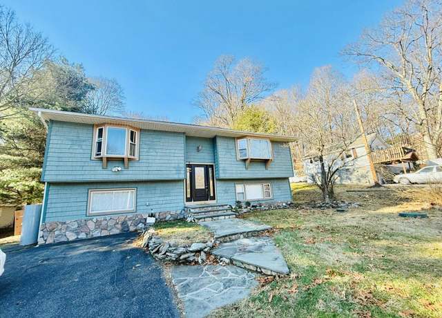 Property at 39 Peddler Hill Rd, Monroe, NY 10950, 3 beds, 1.5 baths
