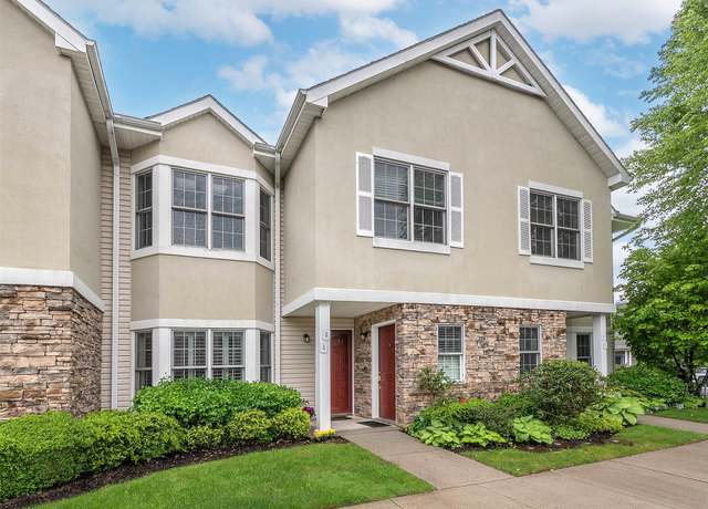 Property at 19 Miro Pl, Port Washington, NY 11050, 2 beds, 2 baths