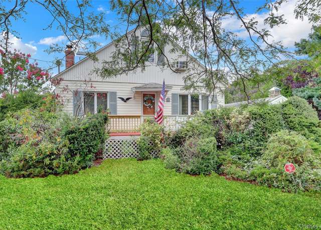 Property at 85 N Beech St, Massapequa, NY 11758, 3 beds, 2.5 baths