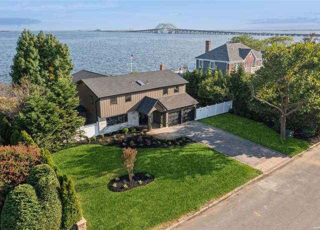 Property at 8 Shoal Dr, West Islip, NY 11795, 4 beds, 3 baths