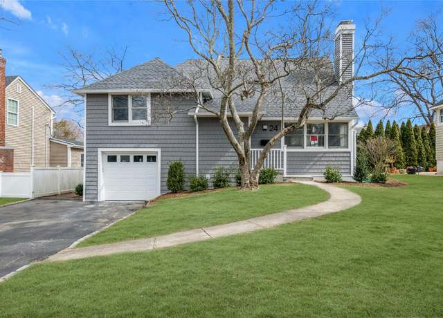 Property at 24 Roxbury Rd, Port Washington, NY 11050, 3 beds, 2 baths