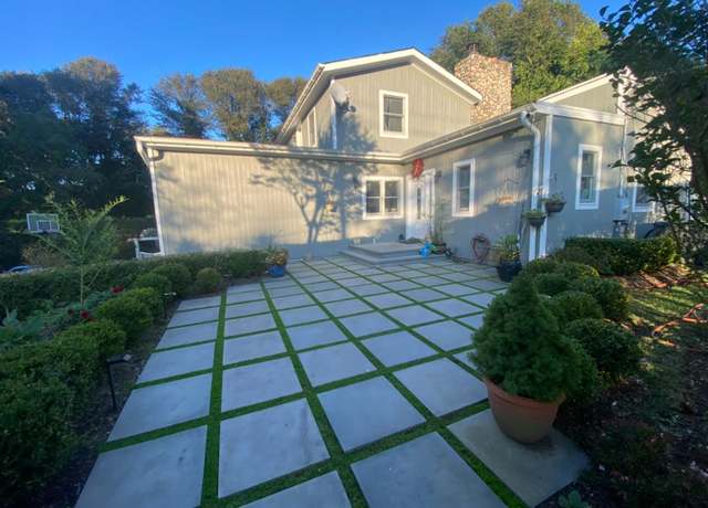 Property at 64 Fairview Ave, Montauk, NY 11954, 4 beds, 2.5 baths