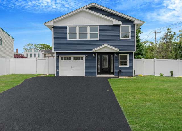 Property at 9 Lafayette Rd, West Babylon, NY 11704, 4 beds, 2 baths