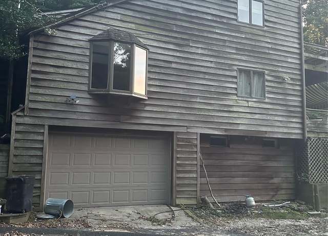 Property at 90 Landing Rd, Miller Place, NY 11764, 2 beds, 2 baths