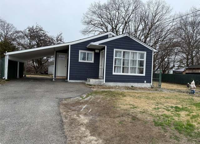 Property at 1251 Udall Rd, Bay Shore, NY 11706, 3 beds, 2 baths