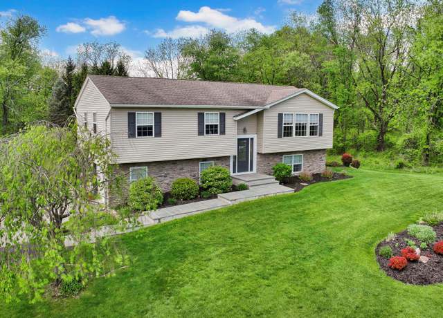 Property at 2 Whitefield Ave, Warwick, NY 10990, 4 beds, 3 baths