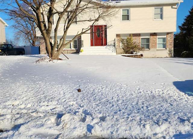 Property at 16 Lamborn Ave, Congers, NY 10920, 6 beds, 3 baths