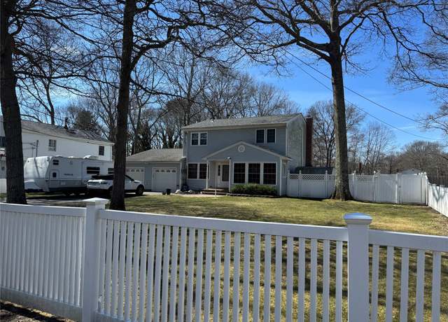 Property at 105 Auborn Ave, Shirley, NY 11967, 5 beds, 4 baths
