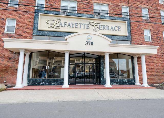 Property at 370 W Broadway Unit 4J, Long Beach, NY 11561, 1 bed, 1 bath
