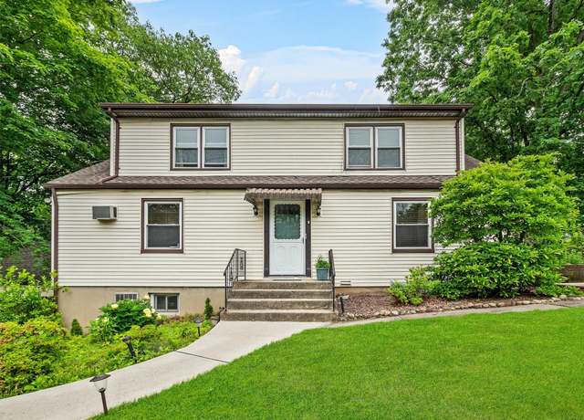 Property at 1 Fair Acres Rd, Nyack, NY 10960, 5 beds, 3.5 baths