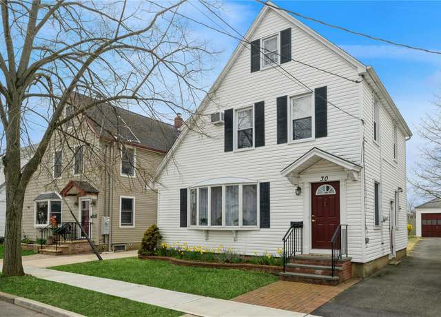 Property at 30 Temple St, Williston Park, NY 11596, 3 beds, 1 bath