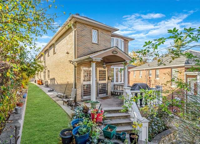 Property at 18-14 157 St, Whitestone, NY 11357, 6 beds, 4 baths