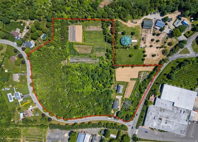 Property at 2706 Sound Ave, Calverton, NY 11933, 4 beds, 2.5 baths