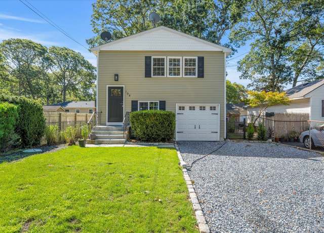 Property at 194 Moriches Ave, Mastic, NY 11950, 5 beds, 2 baths