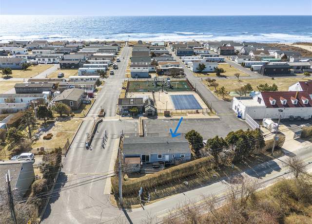 Property at 100 Deforest Rd #433, Montauk, NY 11954, 4 beds, 1.5 baths