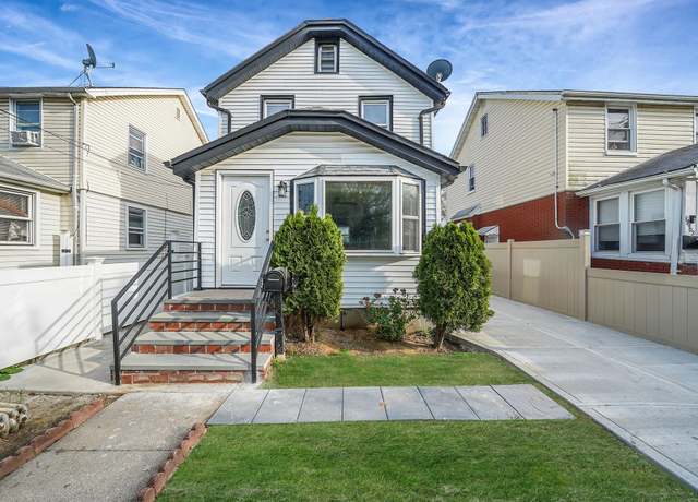Property at 19406 114th Dr, Saint Albans, NY 11412, 3 beds, 2.5 baths