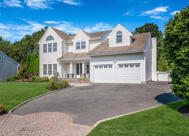 Property at 23 Province Dr, South Setauket, NY 11720, 4 beds, 3.5 baths