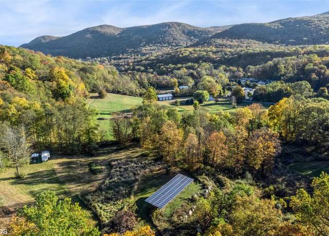 Property at 3 Horsemens Trl, Cold Spring, NY 10516, 4 beds, 2 baths