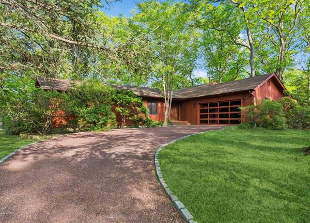 Property at 3 Haven Ct, Lake Grove, NY 11755, 4 beds, 2 baths