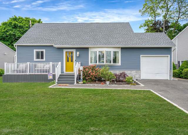 Property at 379 Columbus Ave, West Babylon, NY 11704, 4 beds, 2 baths