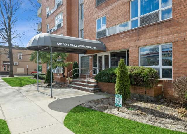 Property at 205 Mineola Blvd Unit 3H, Mineola, NY 11501, 2 beds, 2 baths