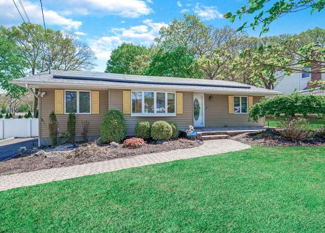 Property at 127 Elliot Ave, Lake Grove, NY 11755, 3 beds, 2 baths